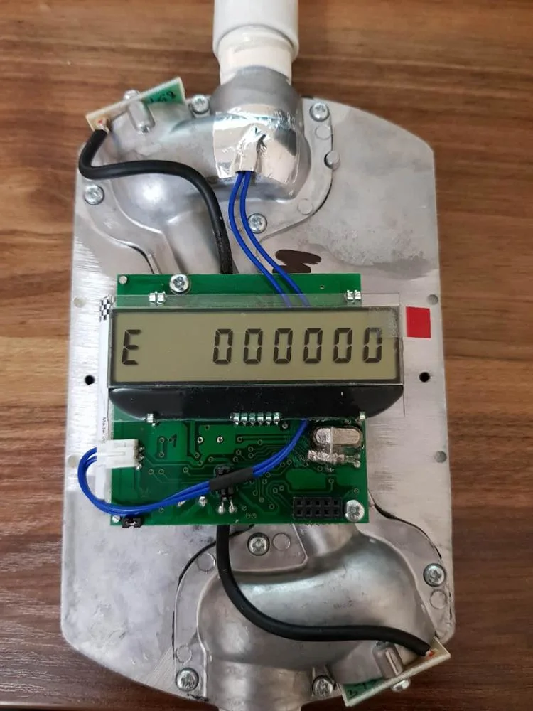 شاشة LCD أحادية اللون ذات 7 مقاطع مخصصة في المصنع TN Htn شاشة عرض LCD مخصصة Stn FSTN VA