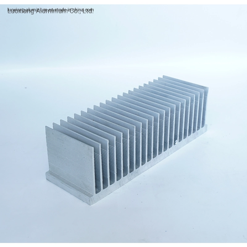 Les fabricants de gros de personnalisation de dissipateur thermique en aluminium extrudé 140mm