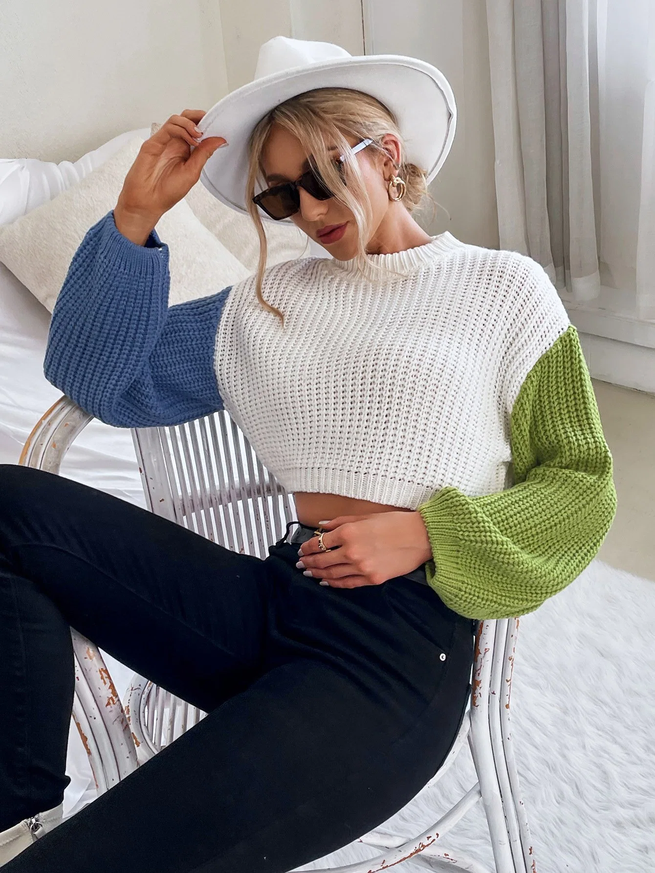 American Style Persönlichkeit Bump Farbe Ärmel kurze Frauen gestrickt zweifarbig Damen Pullover