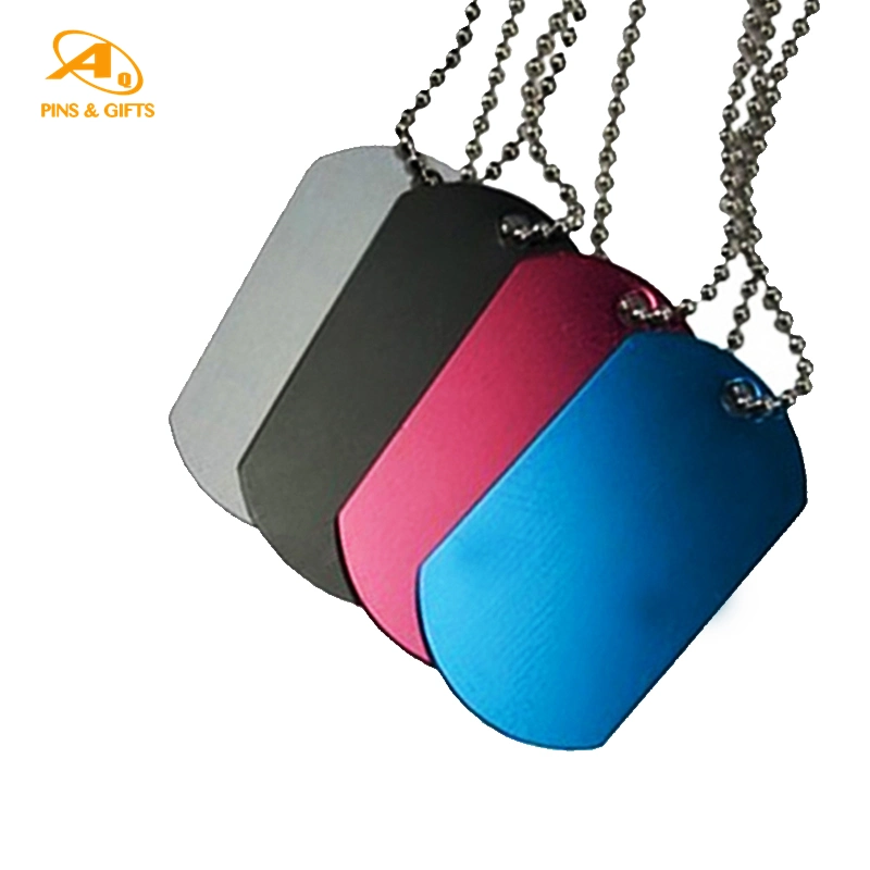 El logotipo de impresión personalizadas Souvenir de latón de Metal Dog Tag con la cadena de acero inoxidable de espesor de Metal Blanco silencioso Punch regalo de promoción de silicona