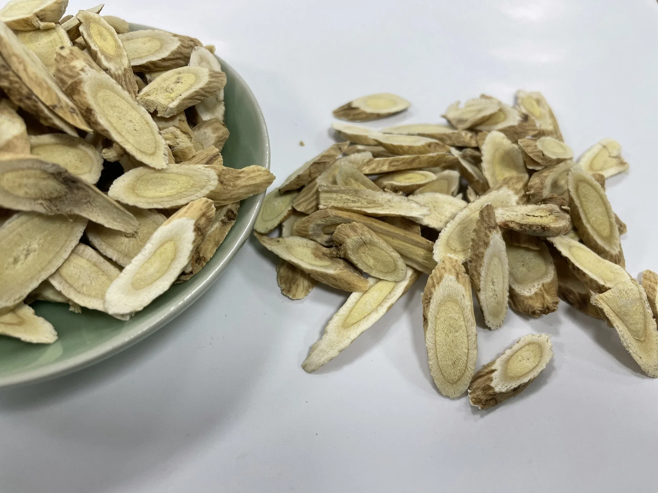 Organic Chinese Traditional Herb Astragalus Originated From Gansu Province for Invigorating Qi and Blood/Tonic Herb/Huang Qi Herb