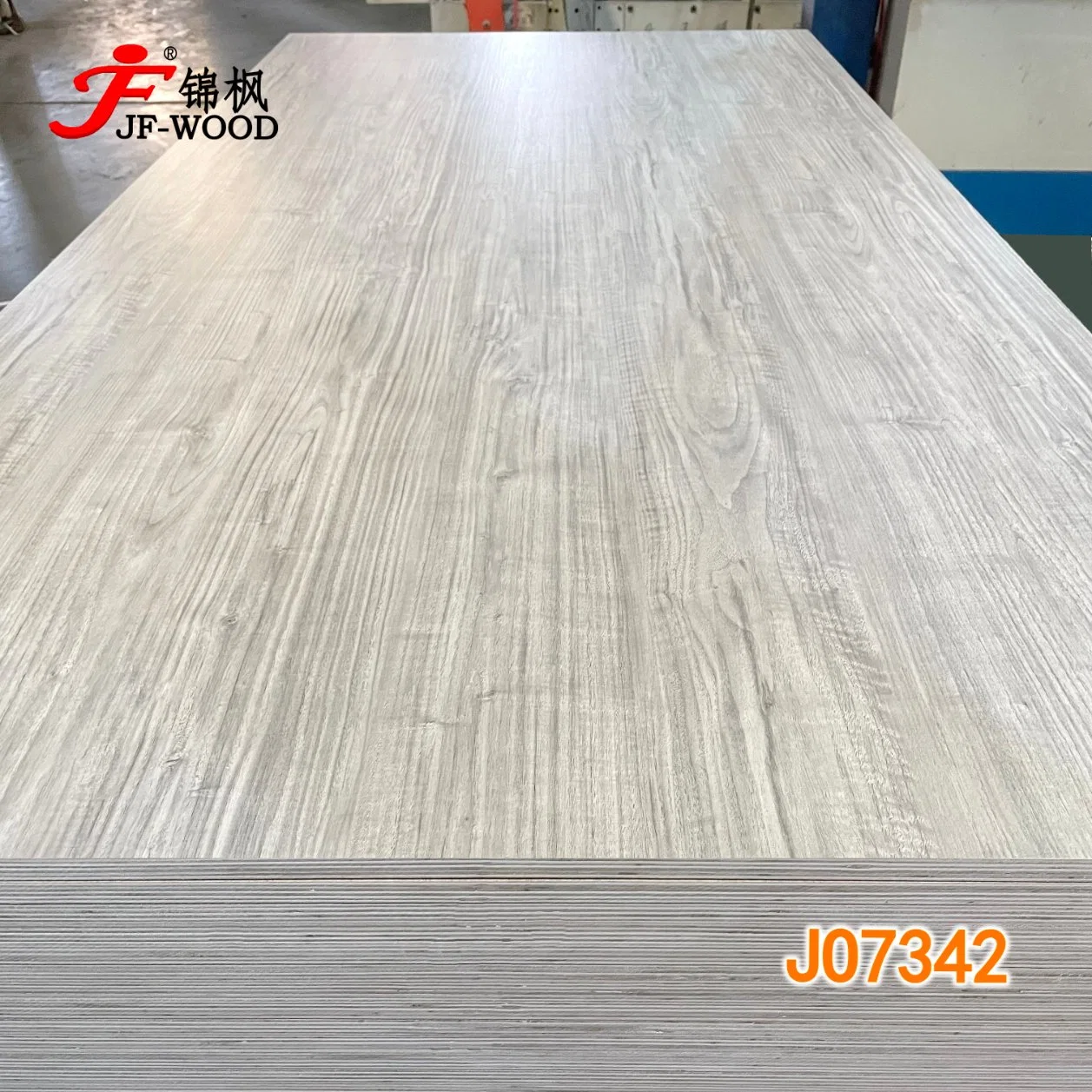 China Factory venda por preços de compensado de madeira 18 mm E1 Cola Mobiliário laminado de madeira contraplacada comercial com o núcleo do choupo Okoume Pine Birch voltado para trás a melamina Madeira contraplacada