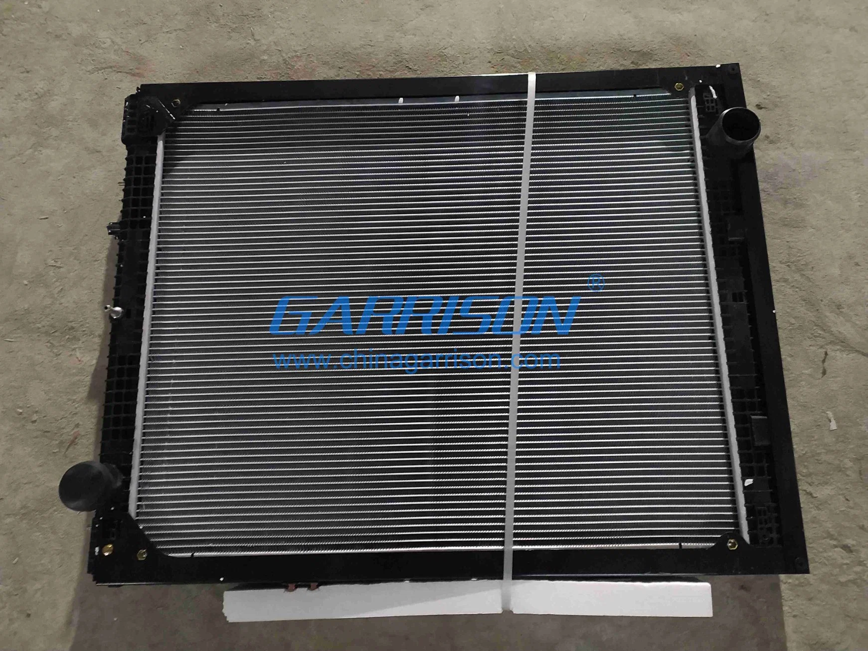 Dz95259532213 Radiator - Spare Parts for Weichai Deutz, FAW,Sinotruk HOWO,Shacman,Beiben,Donfeng Cummins,JAC,Camc,Dayun,Foton,Powerstar,Yuchai,Shangchai