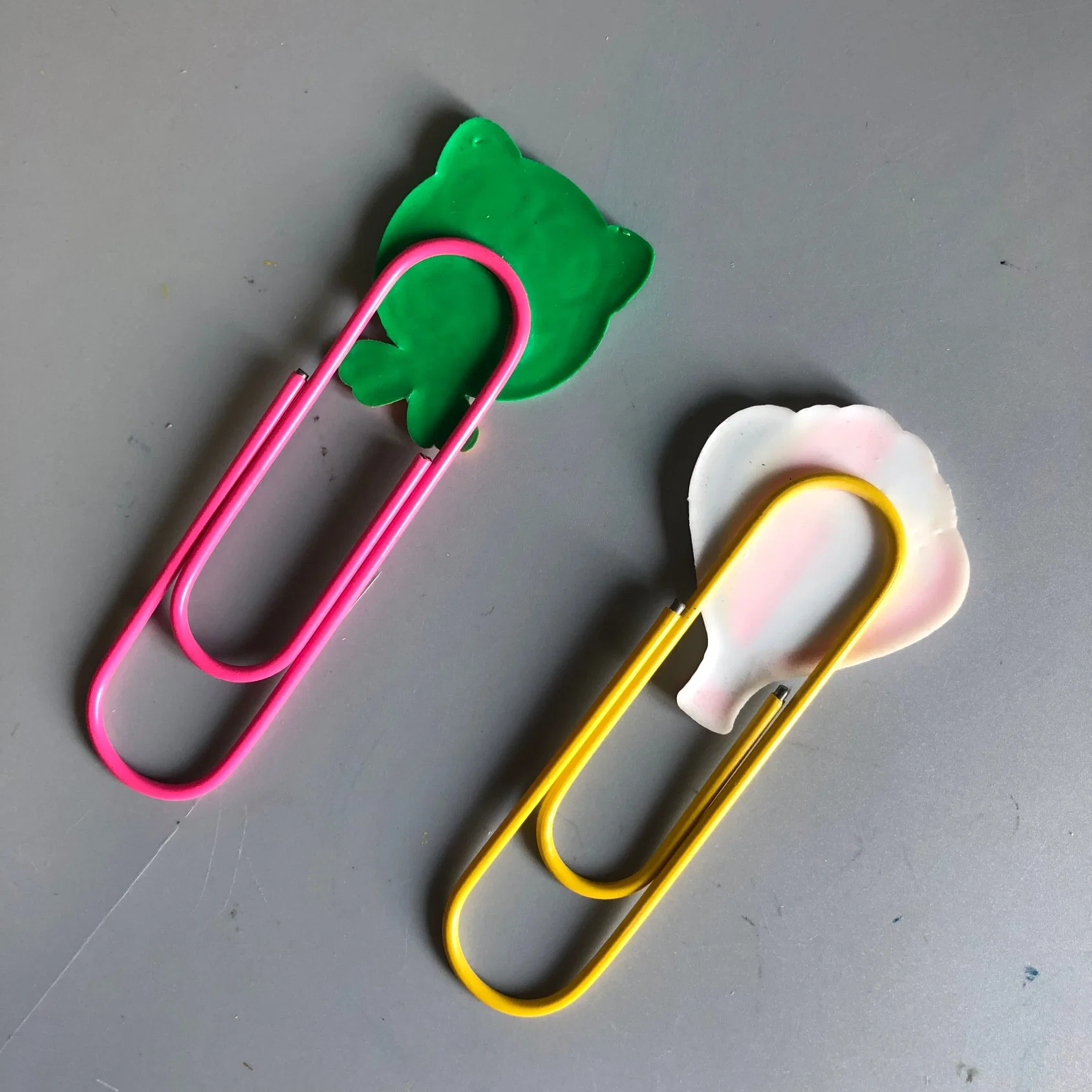 Cheap 100mm Color Paper Clip with PVC Cartoon Shape and Logo Custom