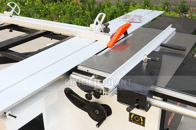 New Look Wood Sliding Table Saw Machines for Wood MDF Acrylic Cutting Wood Cutting Machine for Sale in Chile