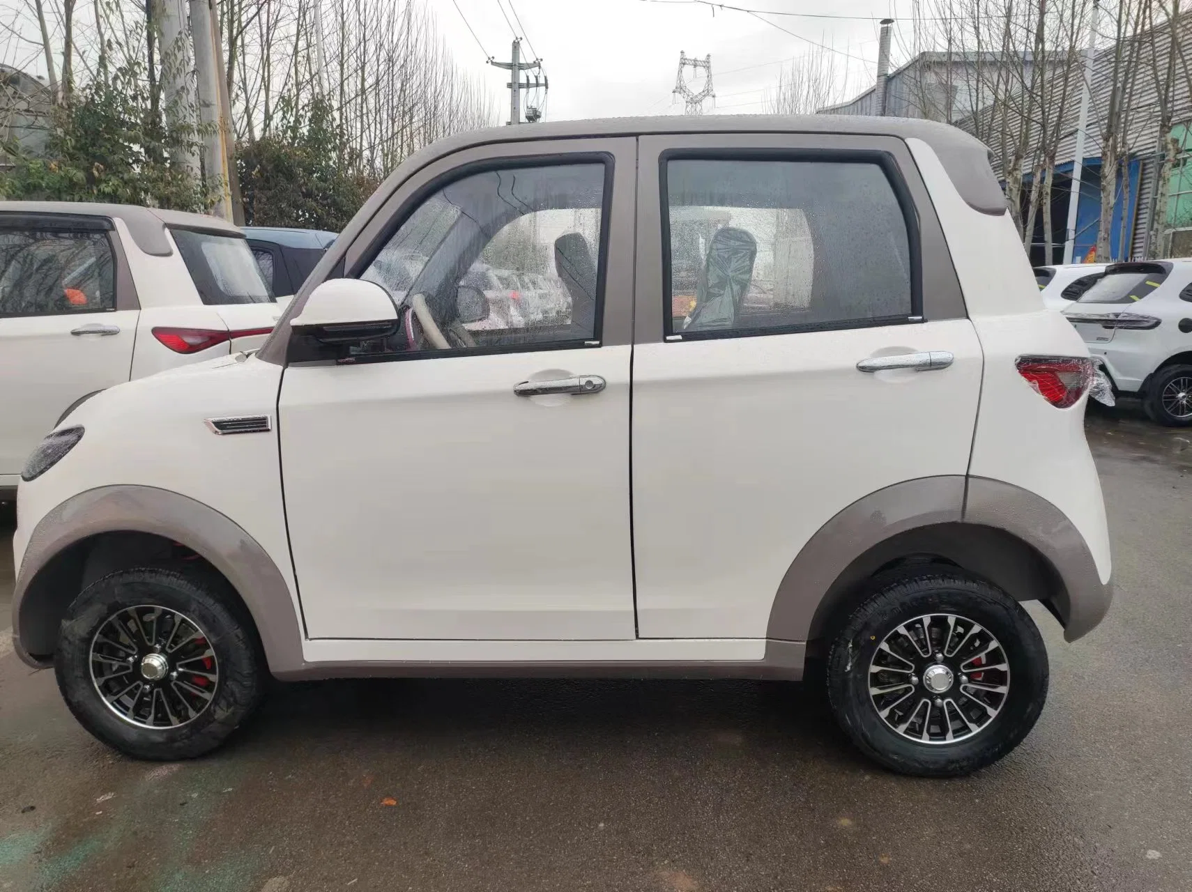 Saige Five Doors Four Seats 3000W 70V Safety Electric Car