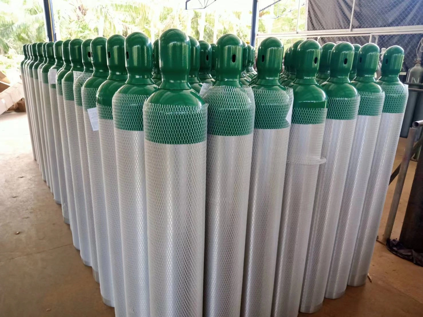 Medical Oxygen Gas Cylinder, Oxygen Cylinder Used in Hospital, Oxygen Cylinder Holder Hospital Bed