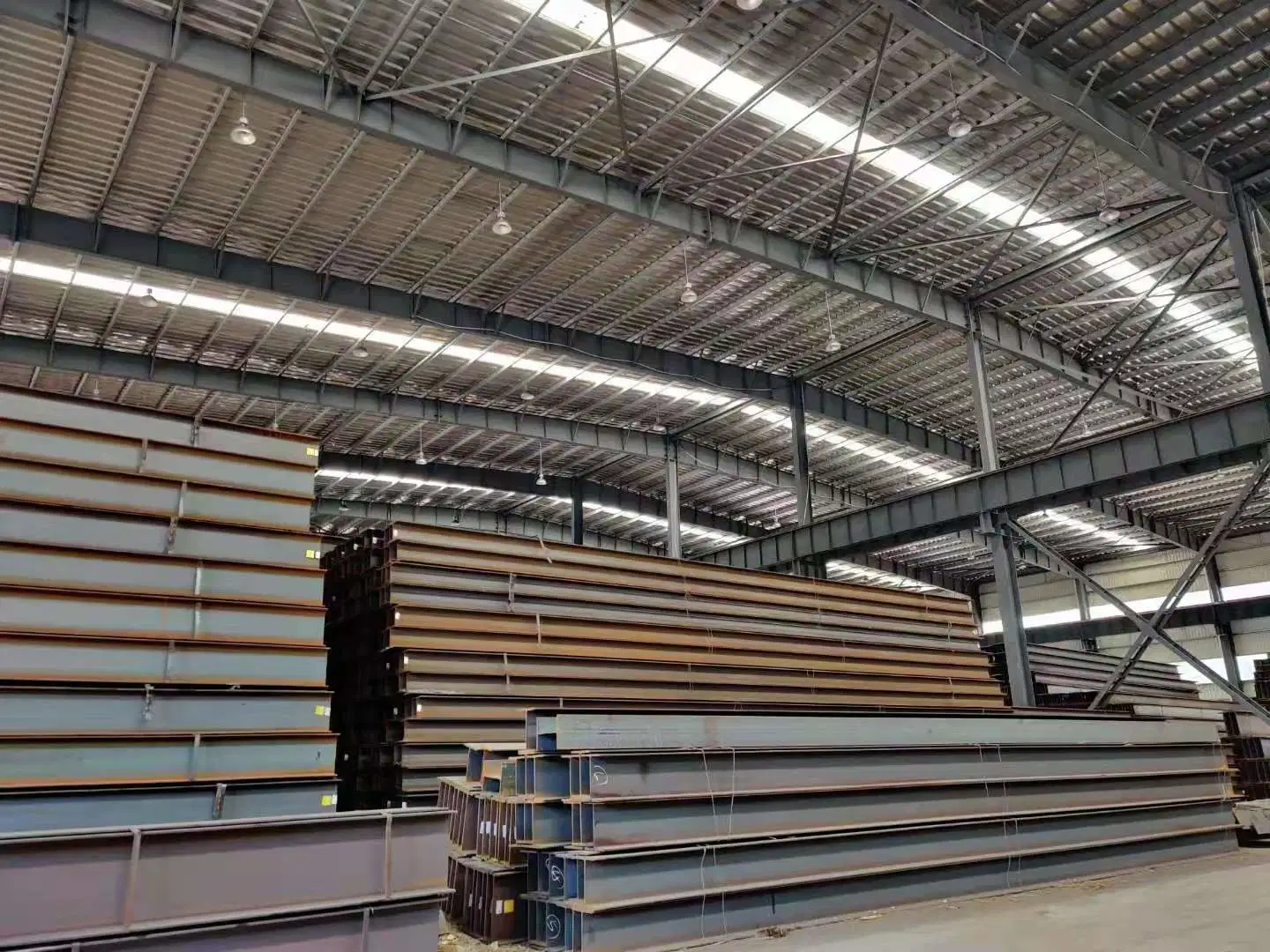 ASTM AISI JIS laminados a quente/ Chapas laminadas a frio em aço Perfil farol H H Ferro tipo Q235 Q345 S235JR36 S355jr Baixo Carbono H de cruzamento para a construção