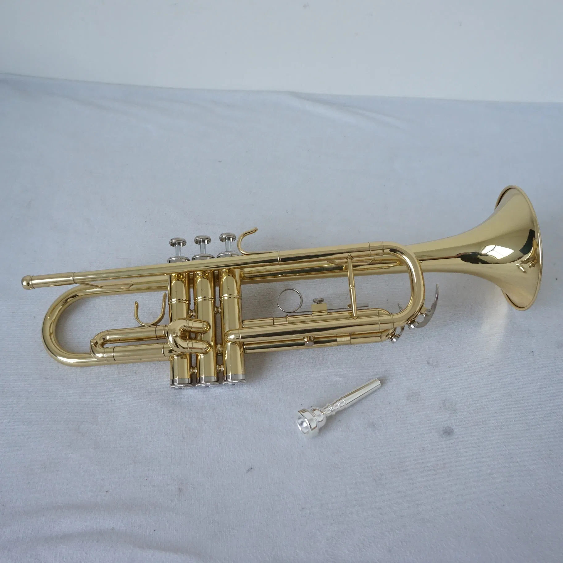 Custom Brand Brass Instrument Golden Lacquer Bb Tone Trumpet for Sale