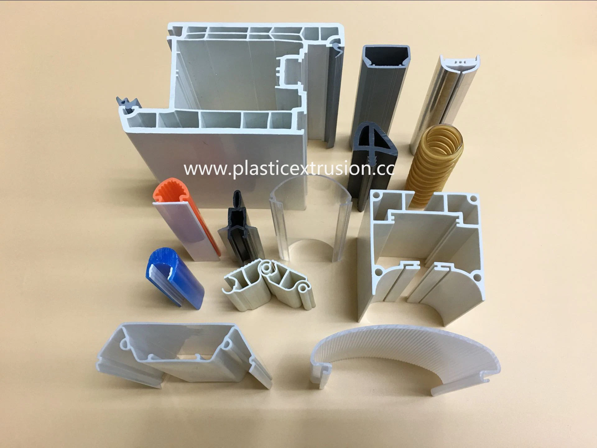 Customize Plastic Extrusion LED Lamp Cover