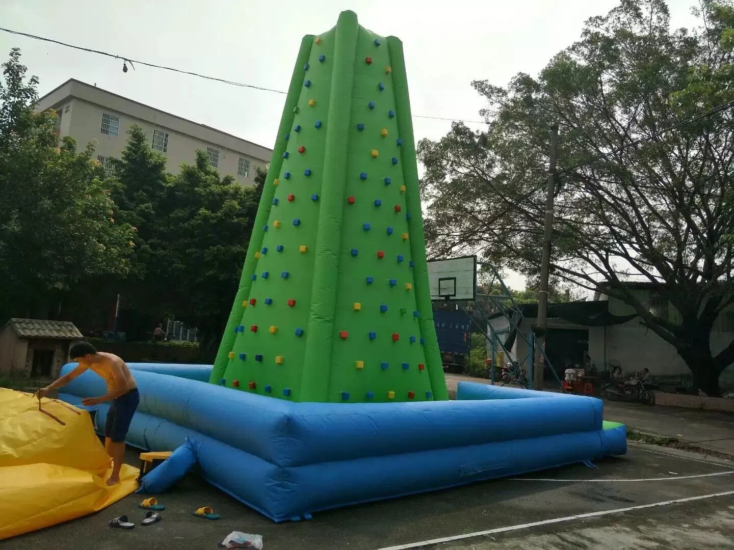 2023 New Outdoor Inflatable Climbing Sports Games for Sale