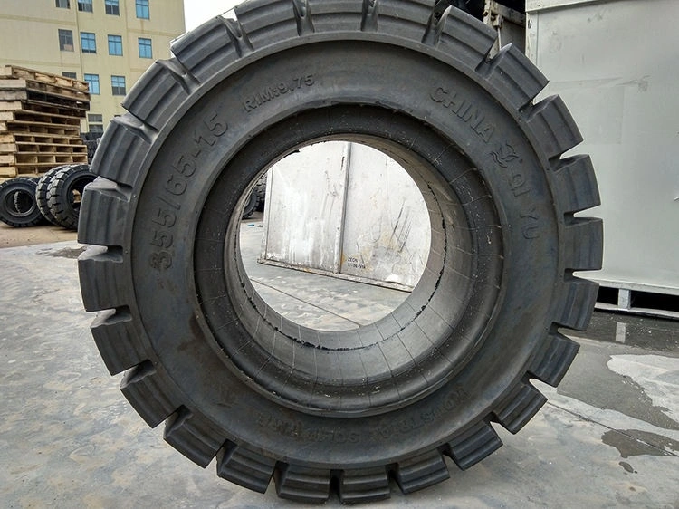 Port Use Tyre 1200-24 1400-24 1600-25 1800-25 2100-35 1800-33 Tire for Harbour Mobile Crane Automated Guide Vehicles Rtg Service