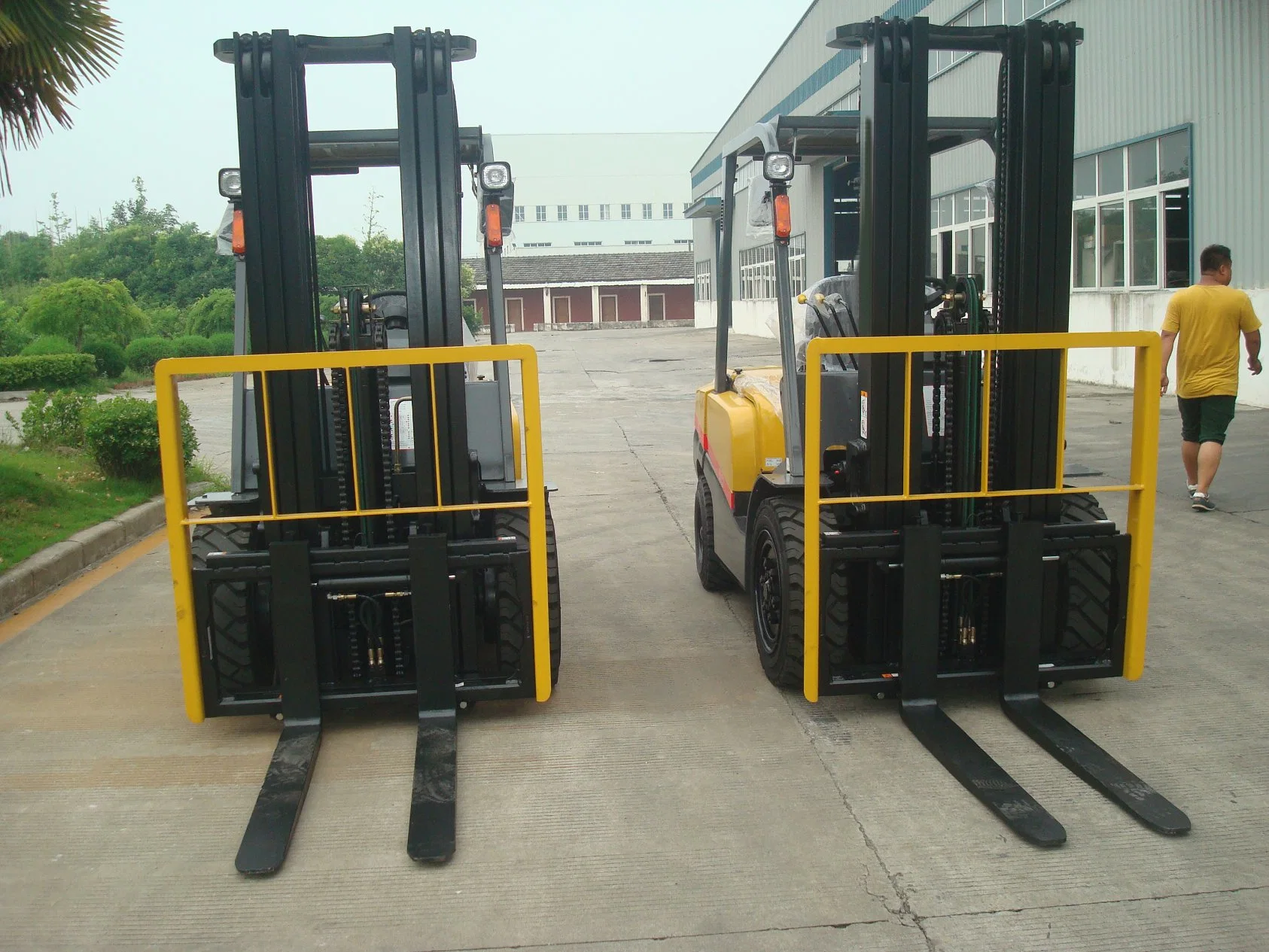 2ton High quality/High cost performance  Forklift Solid Tyres Diesel Forklift (FD20C)