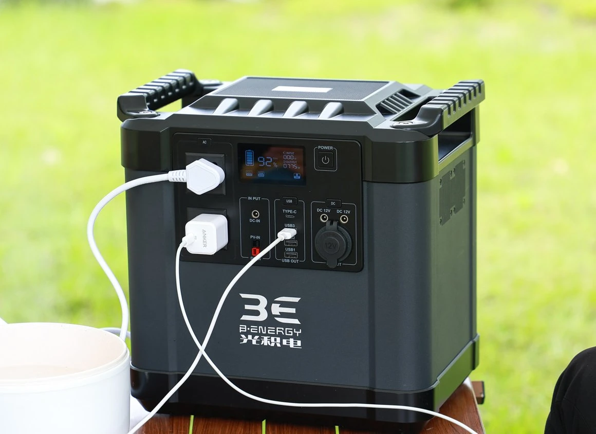 Multifunktionales Outdoor Ladegerät AC DC 500W hochwertiger Lithium-Ionen-Akku Batterie Portable Solar Generator Power