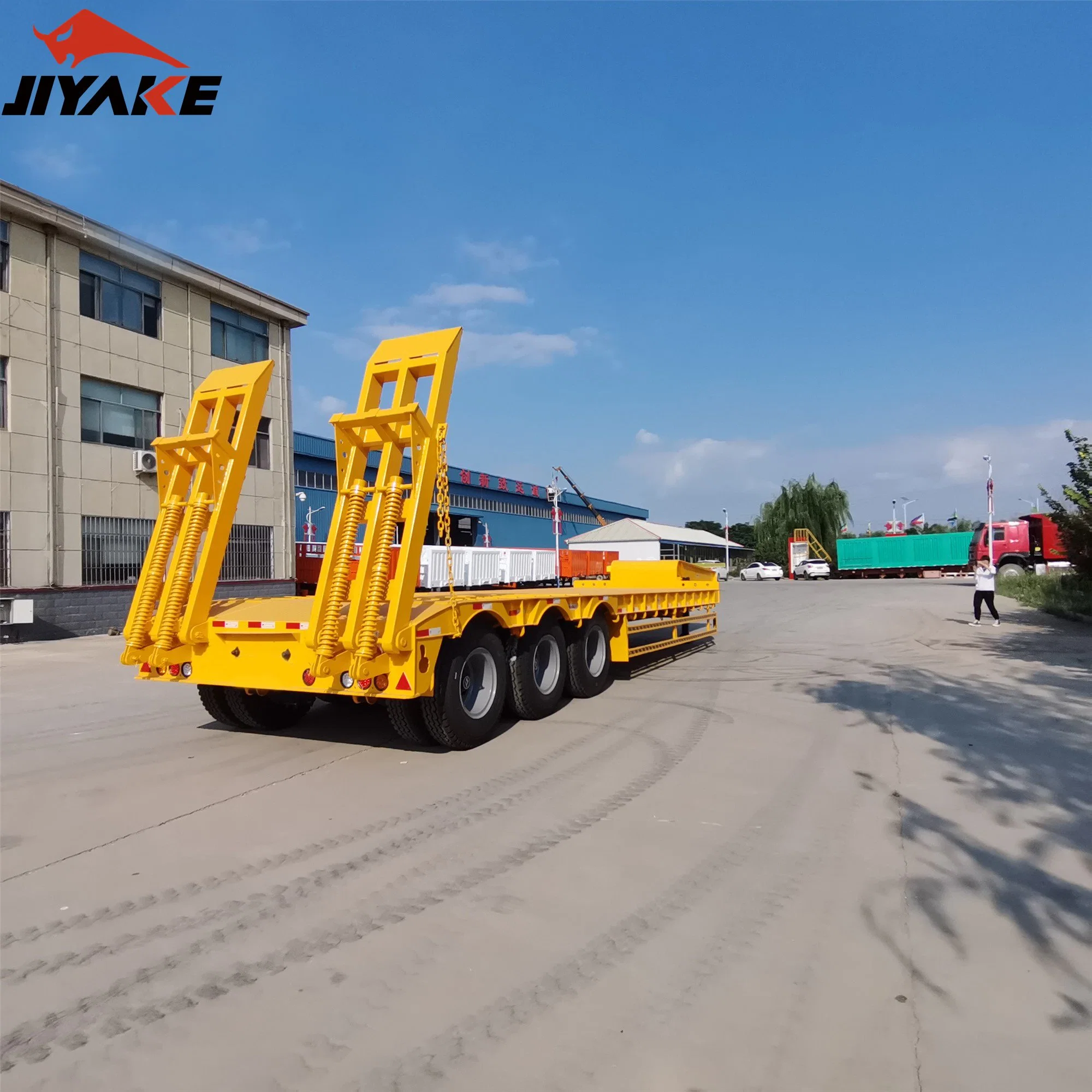 Plataforma de 3 ejes de 40 pies de largo cuello de cisne desmontable Lowbed remolque semi Trailer