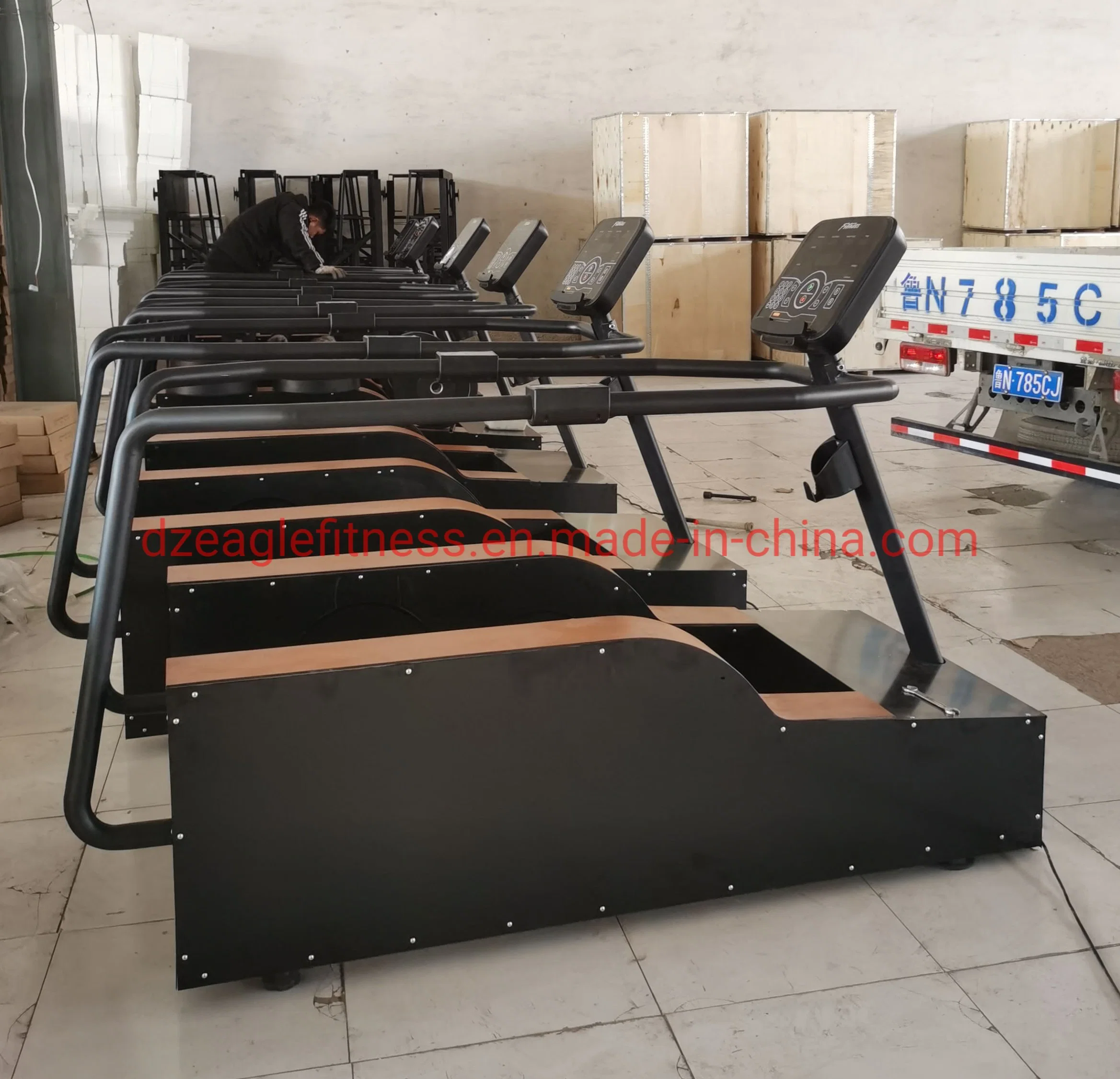 Equipamento de fitness Skyboard Gym com LCD Display Wooden Surfing Machine Máquina de surf