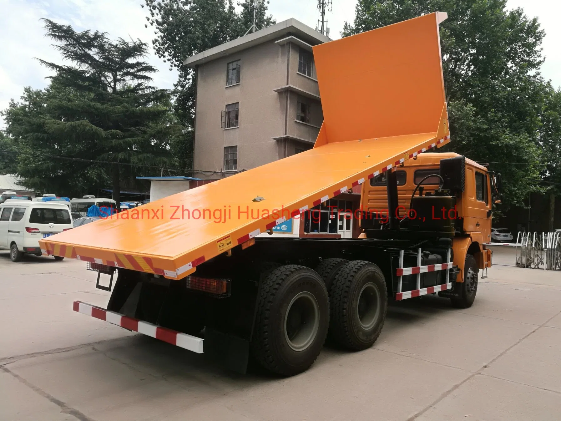 Hot Sale Shacman Good Quality Construction Machine/ Flat Bed Van Truck