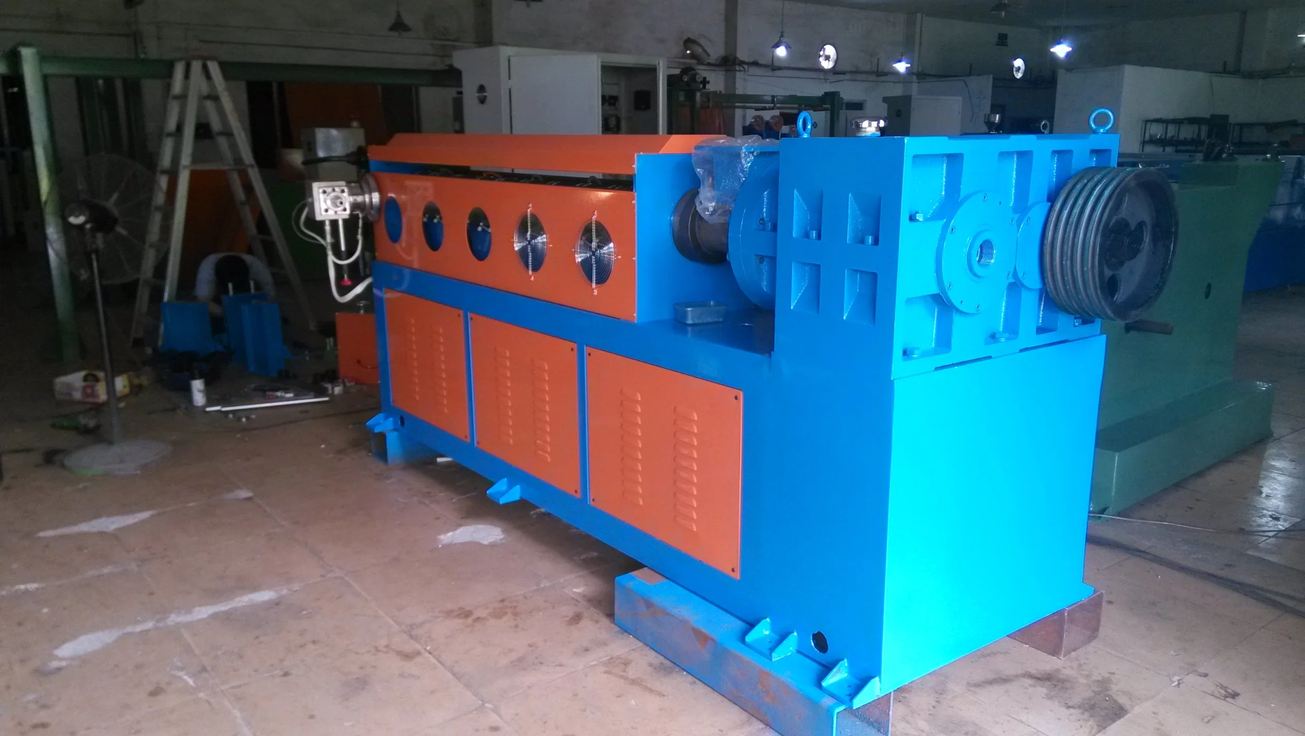 PVC Medium and Small Cross-Section Cable Extruder Machine