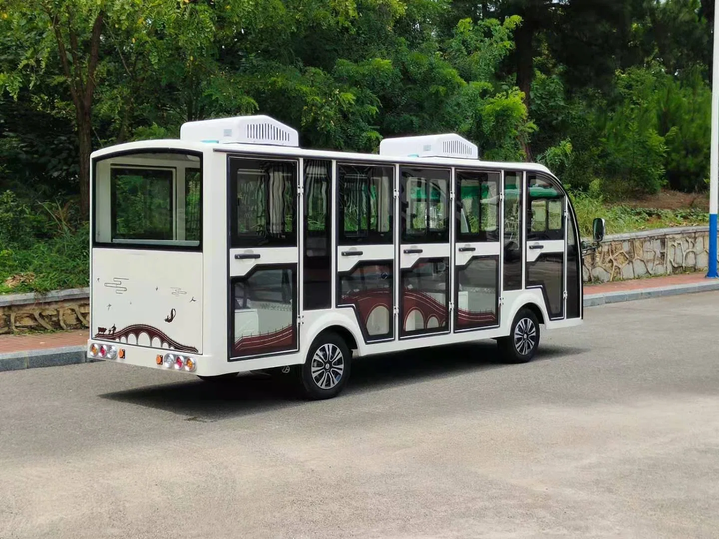 Original Factory 14 Seats Closed with Air Condition Fuel Sightseeing Bus Mini Bus