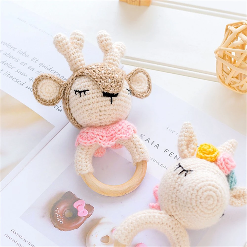 Neues Design Ausgestopfte Tiere Niedlichen Kawaii Super Soft Gestrickt Kaninchen Panda Rentier Baby Rassel Häkeln Plüsch Einhorn Spielzeug