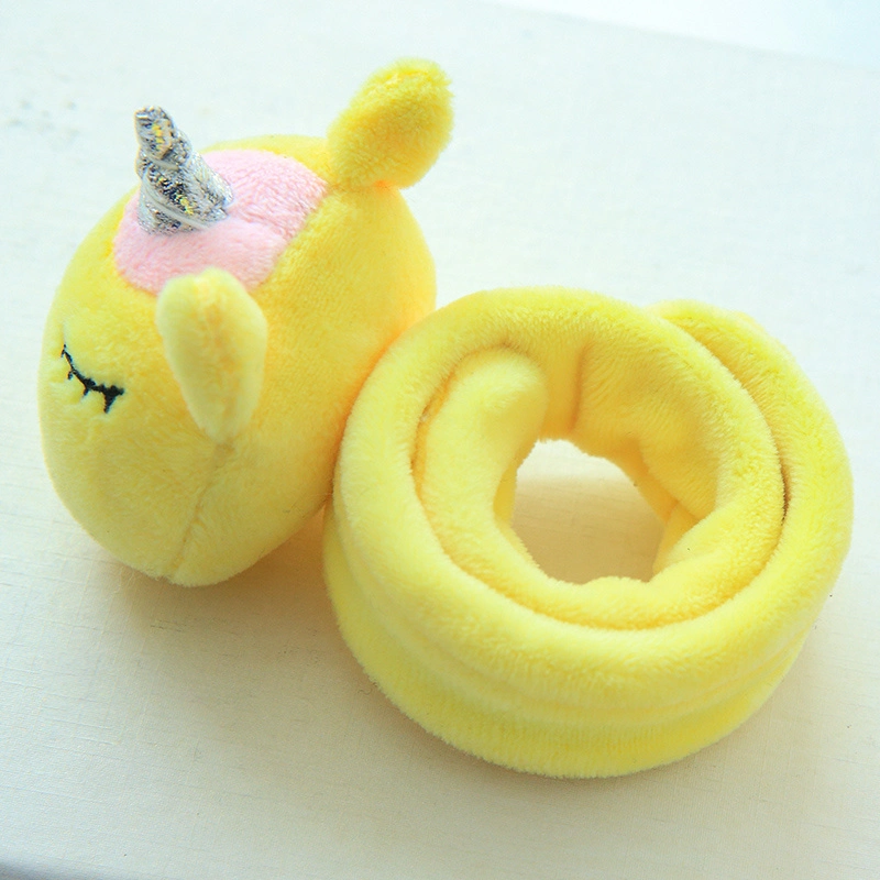 Juguetes de unicornio de peluche promocionales para regalo Pulseras para niños Pulseras de golpe amarillas de 30 cm de longitud Suave brazalete de animal de peluche Unicornio Snapbands