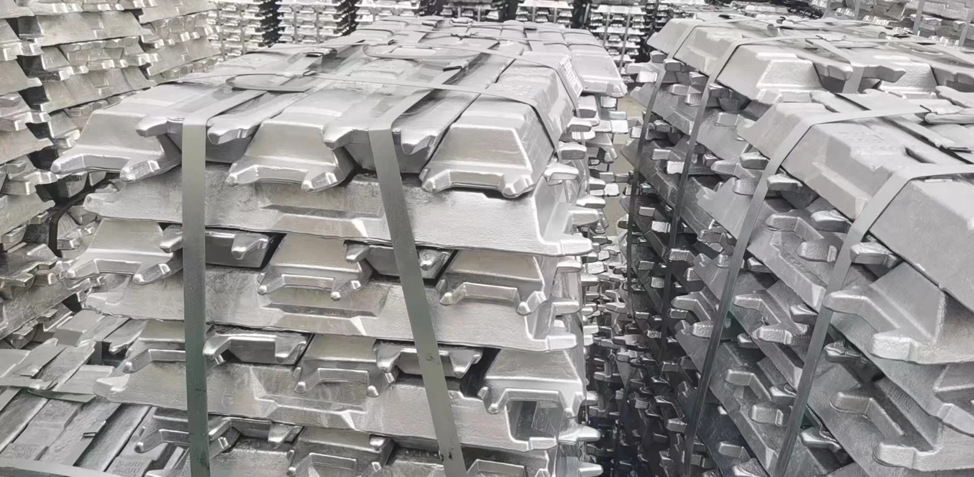 Original Factory Wholesale/Supplier Price Purity 99.7% 99.9% 99.95% 99.99% Aluminum Ingots