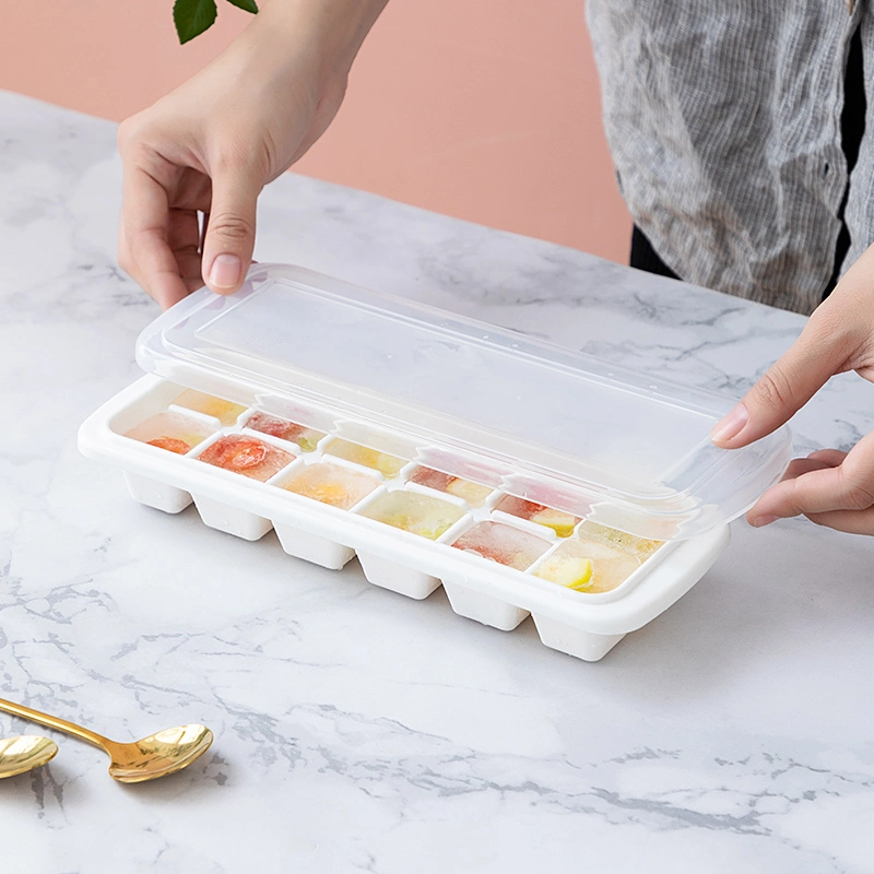 Drôle d'un réfrigérateur de la grille de cellules de glace Boîte avec couvercle prix bon marché Mini Cubes de glace de qualité alimentaire Couvercle du bac de glace avec couvercle