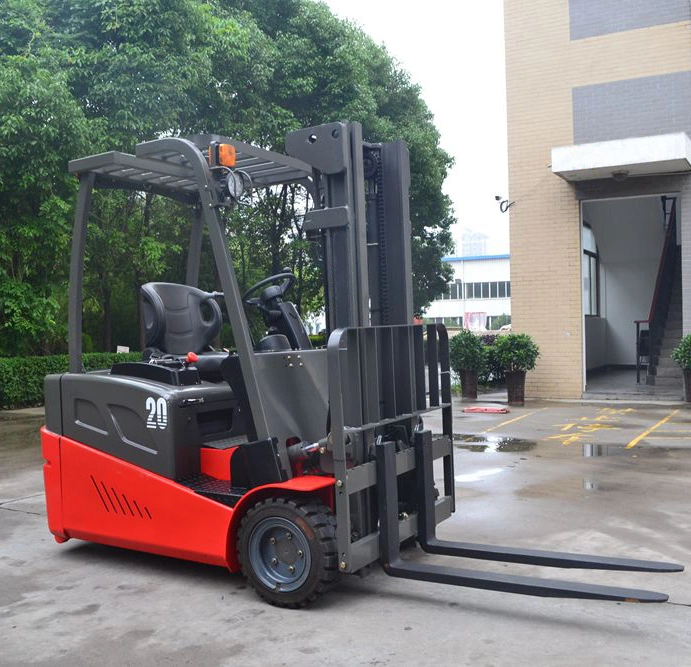 2000kg 5.5m 3-Wheels 48V Battery Powered Electric Forklift with Double Driving System