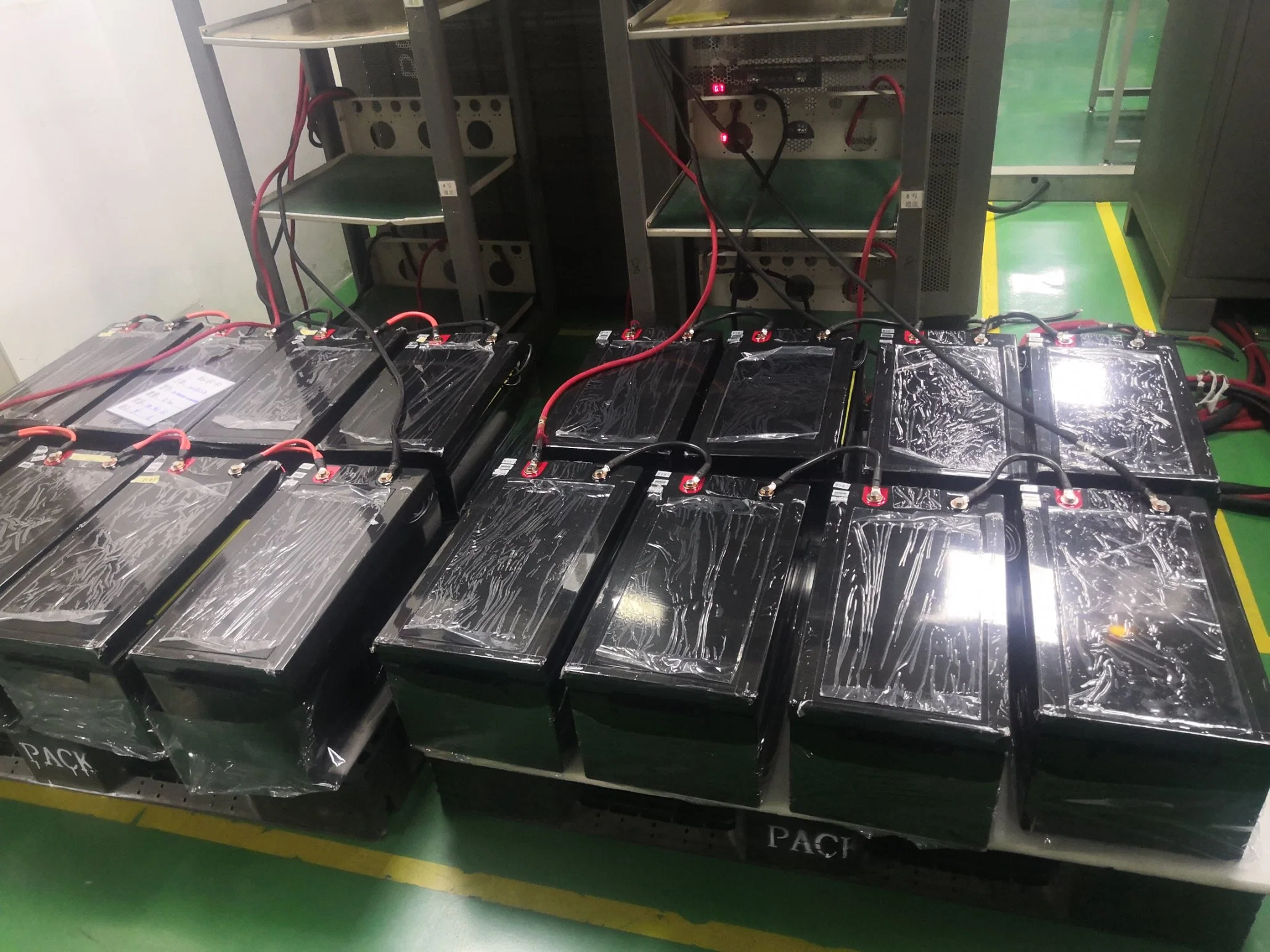 Uyang 12,8V 300AH 3,84kwh portátil de plástico de la caja de batería recargable de la energía LiFePO4 batería de fosfato de hierro de litio