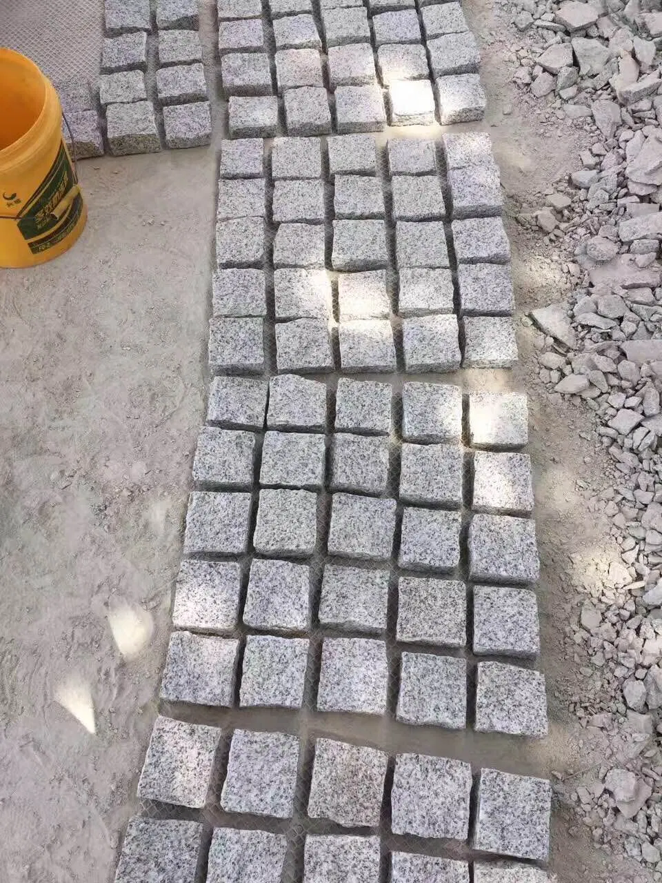 Cheap Granite Paving Stones/Kerbs/Cubes Flamed Grey/Black/Beige/Rusty Tiles/Slabs/Stairs/Counter-Top/Headstones