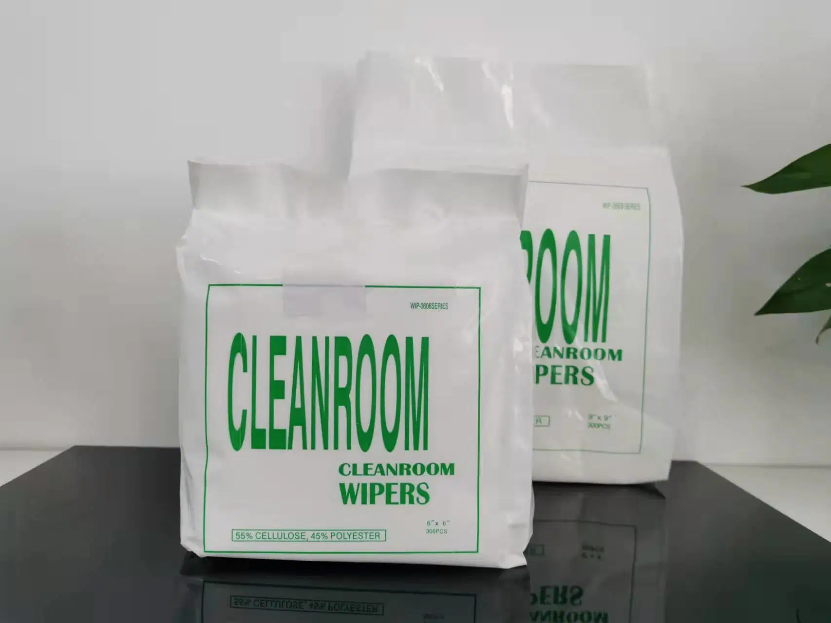 Leenol 4*4 White Cleanroom Lint Free Cloth 55% Cellulose 45% Polyester Cleanroom Wiper Paper