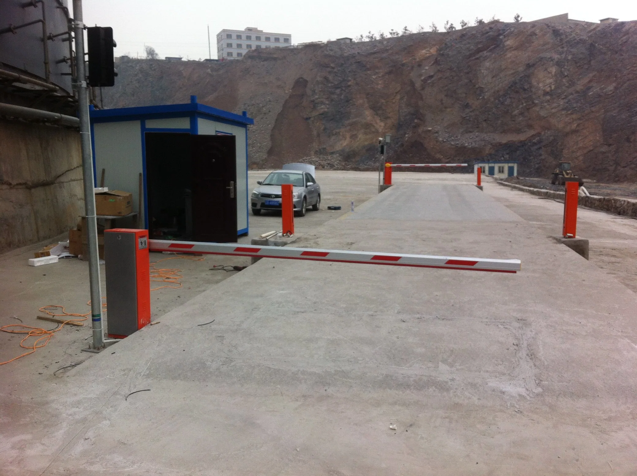 3X18m 60t Automatic Truck Weighing Scale with Traffic Lights System