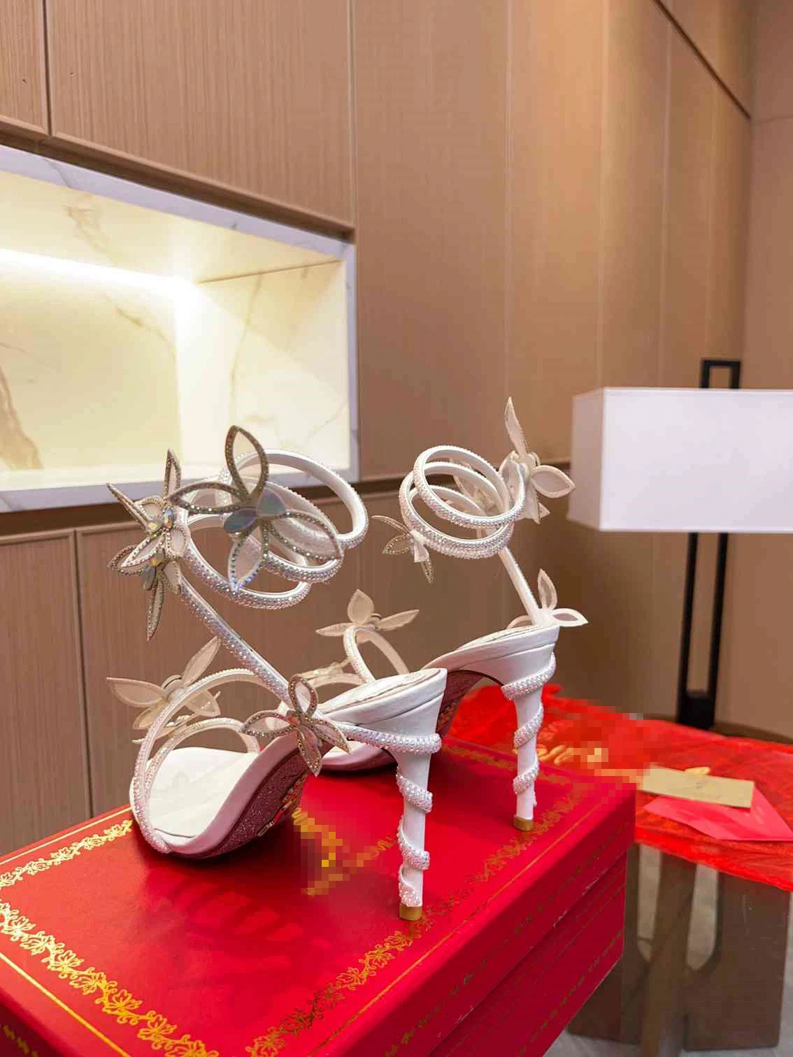 Moda de alto nivel banquete de tacón de aguja Seda con cuero de perla Zapatos de boda de tacón alto