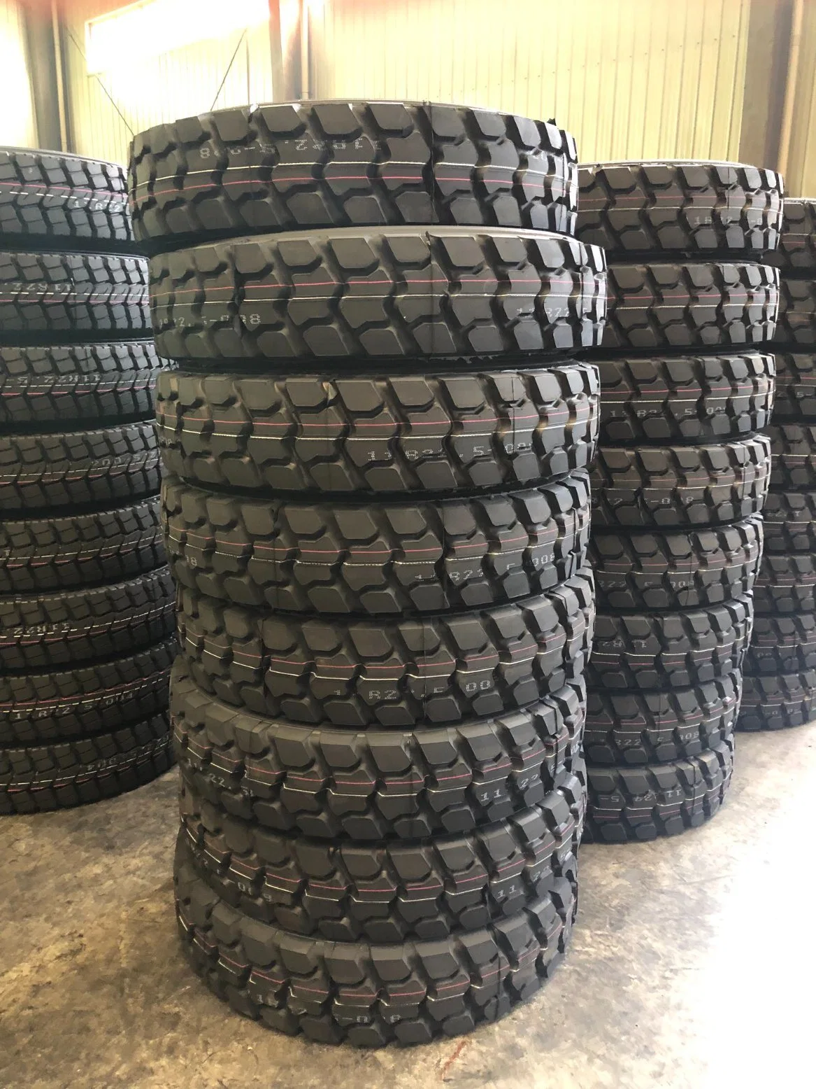 Los neumáticos OTR 295/80R22.5, 315/80R22.5, 1100R20, 12.00R20, 13r22.5 Neumático de Camión de carga pesada