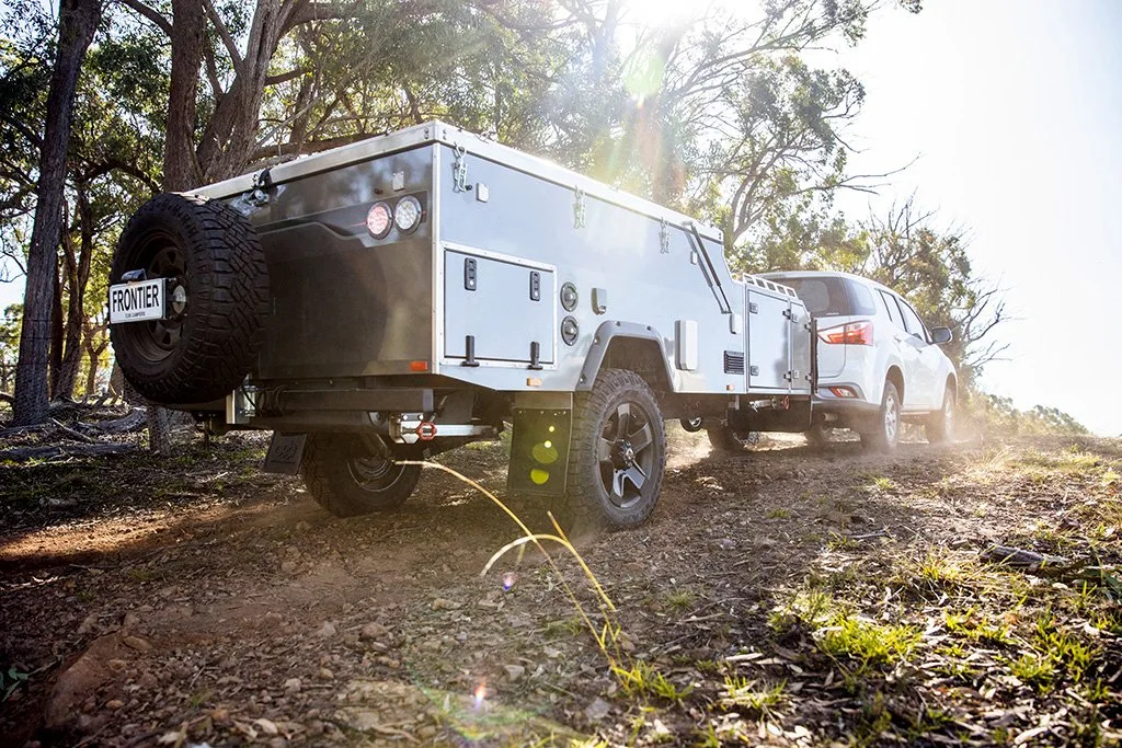 Remolques autocaravanas plegables hacia delante estándares australianos Doble pliegue fuera de carretera Remolque de autocaravana