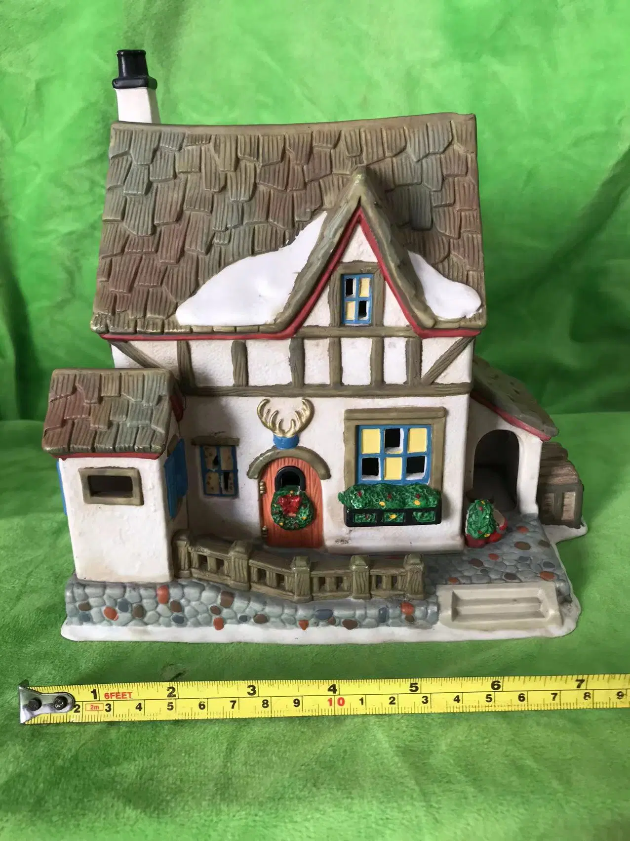 OEM Factory Customized Christmas House Decoration Colorful Ceramic Craft Gift Ceramic Christmas House Building Miniature Toy Manufacturer in China