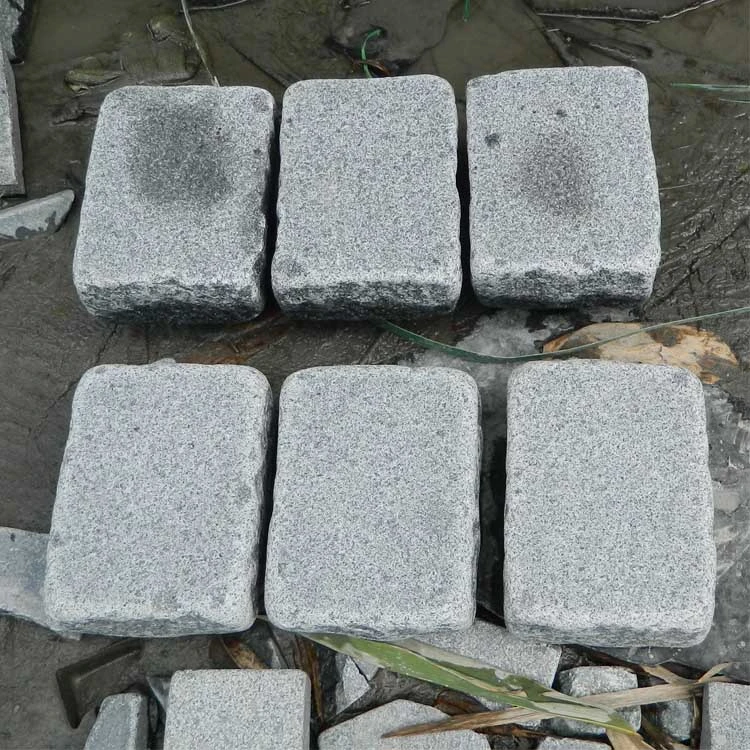 Pierre de pavage en granit gris foncé flammé / trébuché à prix réduit pour les allées et les pavés de l'allée.