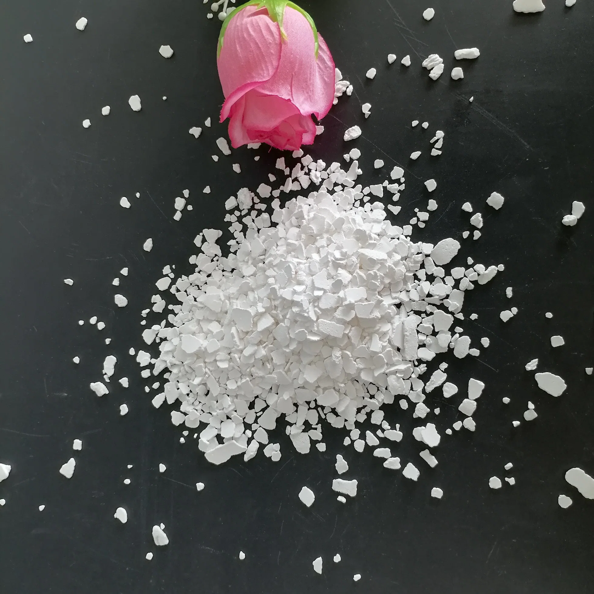 Industrial/Feed Grade Cacl2 White Flake 74% Calcium Chloride in Antifreeze and Dehumidify