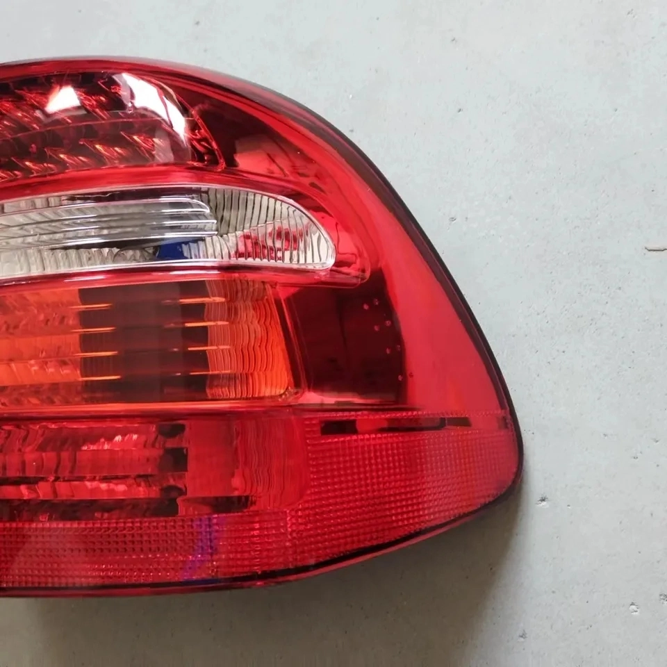 Voiture de haute qualité de l'installation non destructifs des feux arrière de la lampe arrière auto 95563448701, 95563148801pour Porsche cayenne 2008-2010