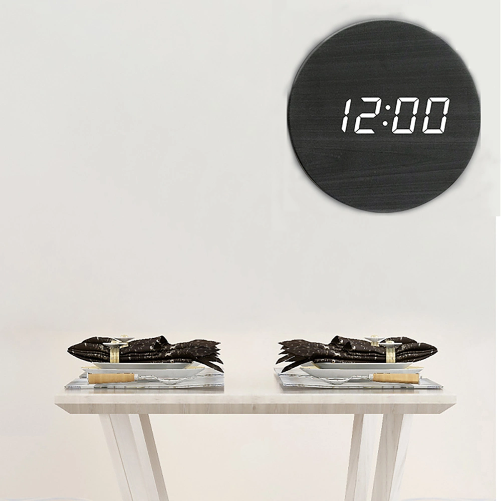 Horloge à LED en bois simple pour l'utilisation d'un aîné Décorateur maison Horloge