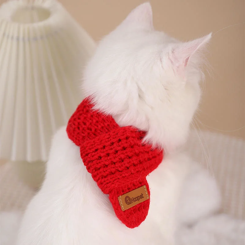 Wholesale/Supplier Fashion Warm Pet Red Knitted Scarf New Year Clothes