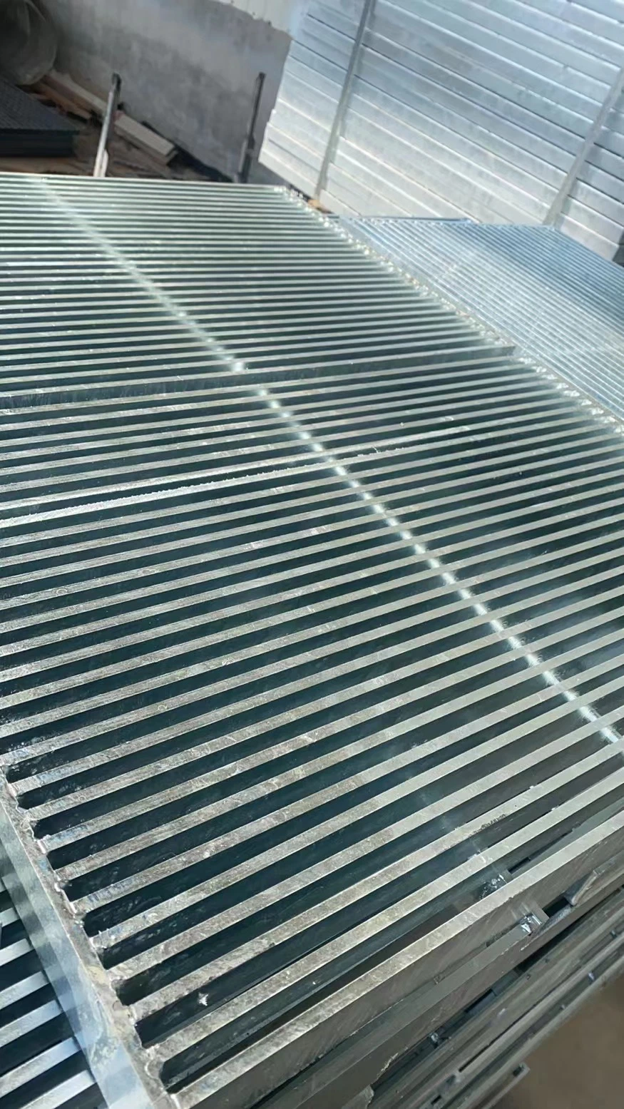 Factory Supply Weld Galvanized Steel Grating for Trench Cover