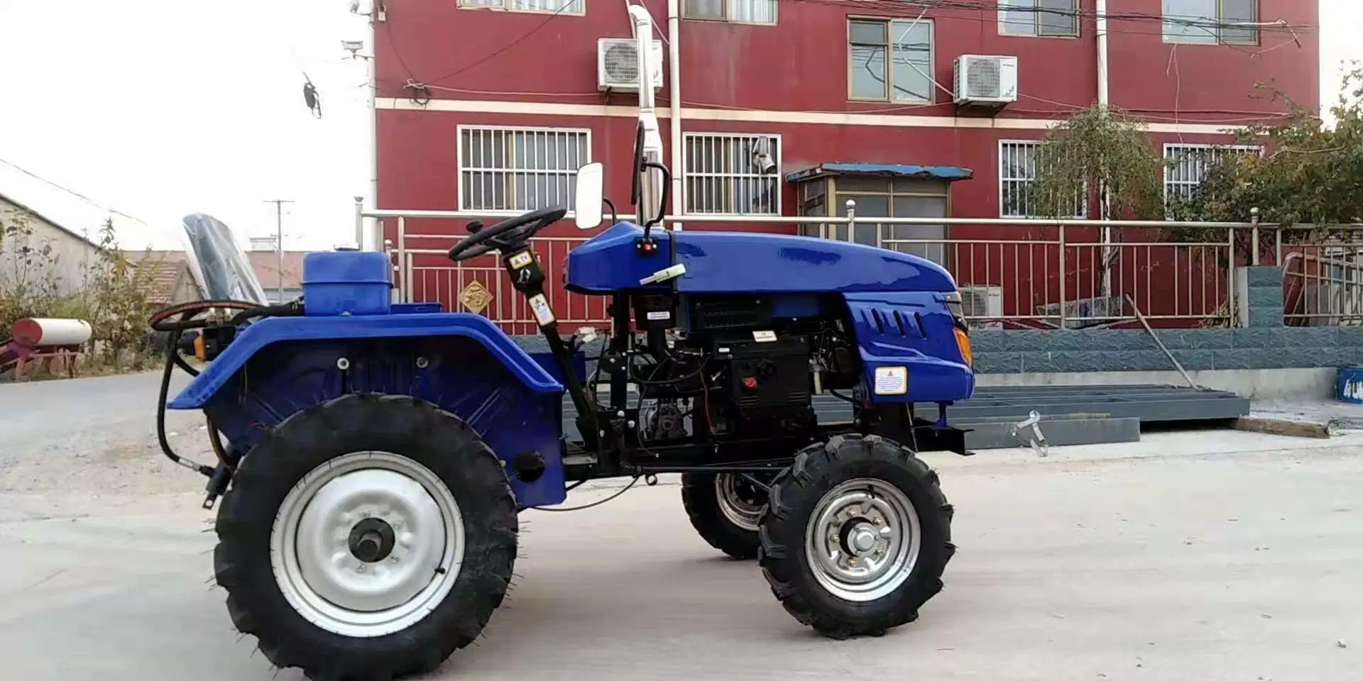 Mini tractor agrícola de cuatro ruedas