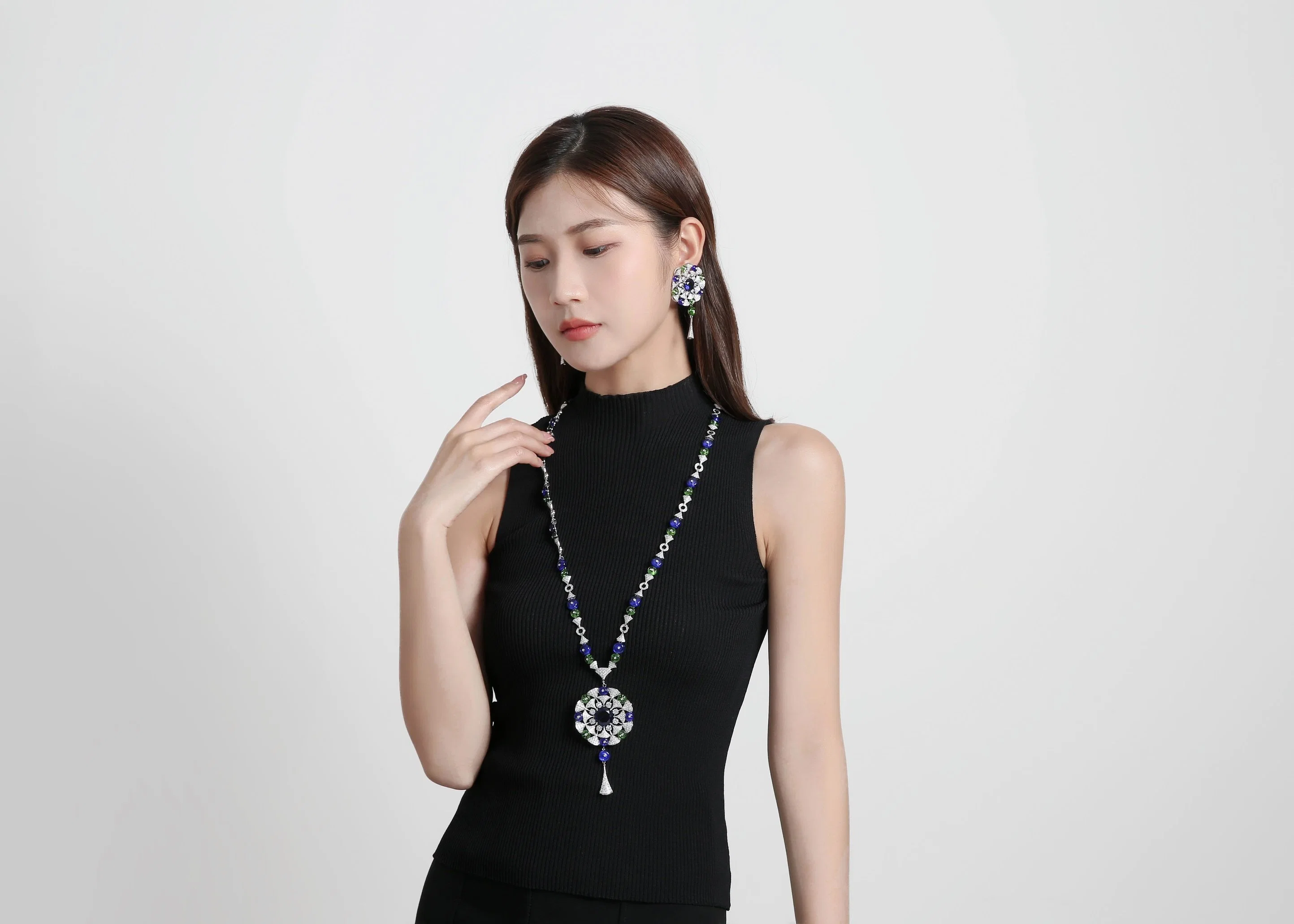 Joyas de Moda Mujer Moda 2022 Accesorios de moda de latón de alta calidad joyería de plata o el Hip Hop Joyería de pendientes de Collar Conjunto