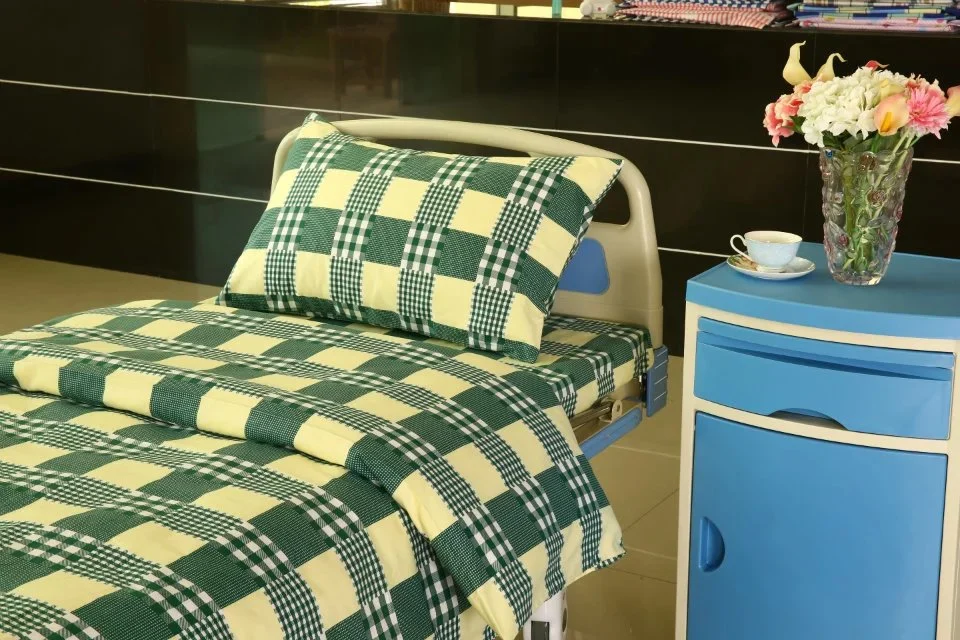 Vérifier la conception de la housse de couette en pur coton pour lits d'hôpital