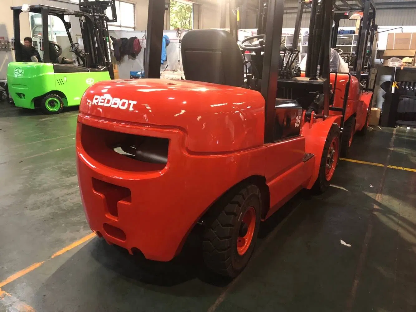 Carro elevador da série Redlift Hot Sale T3, com 3.5ton a diesel e confortável Funcionamento e grande flexibilidade capacidade de 3500 kg Manutenção fácil