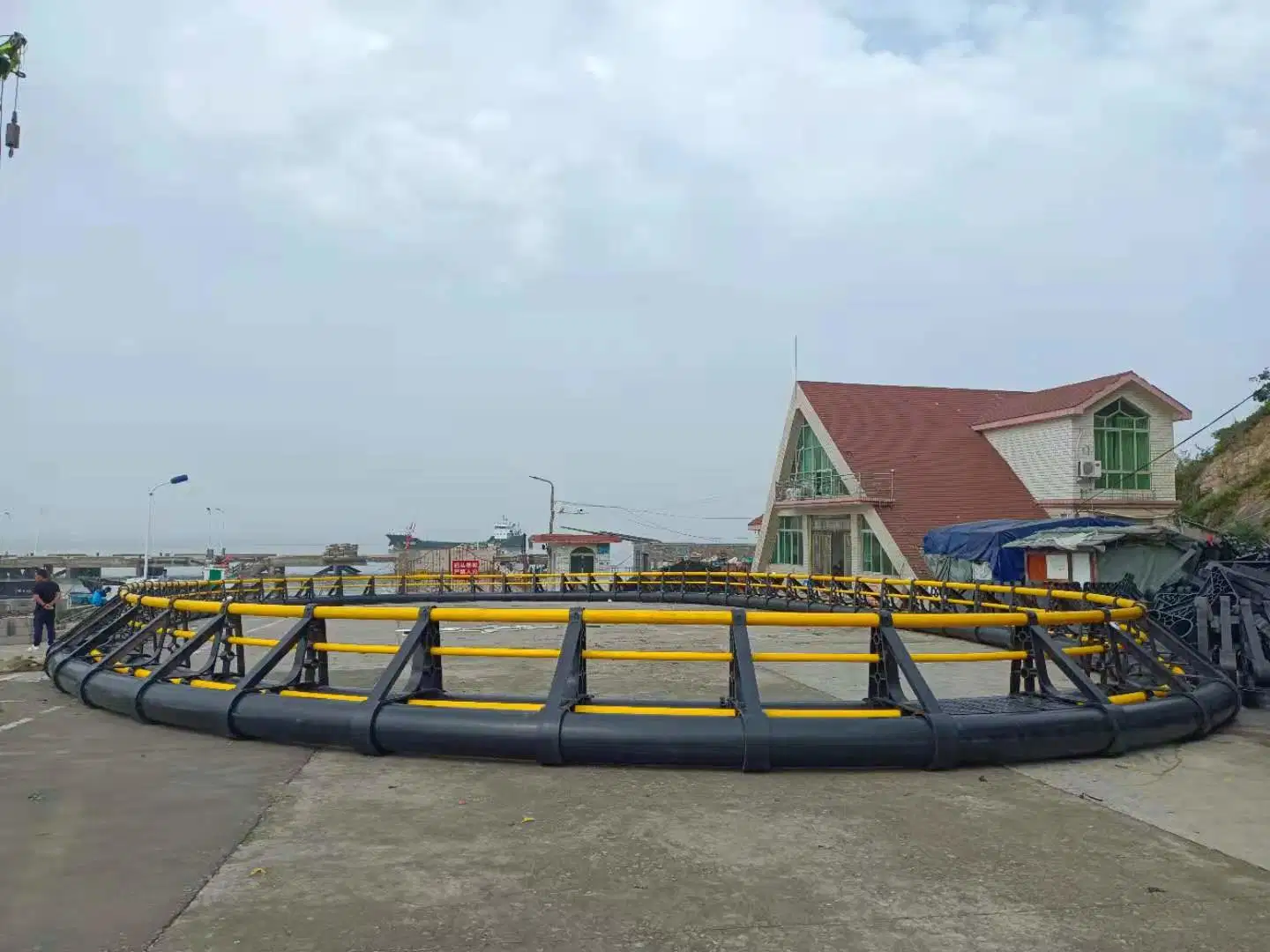 High Quality HDPE Aquaculture Fish Farming Floating Net Cages Equipment for Tilapia Fishing Cages 40m