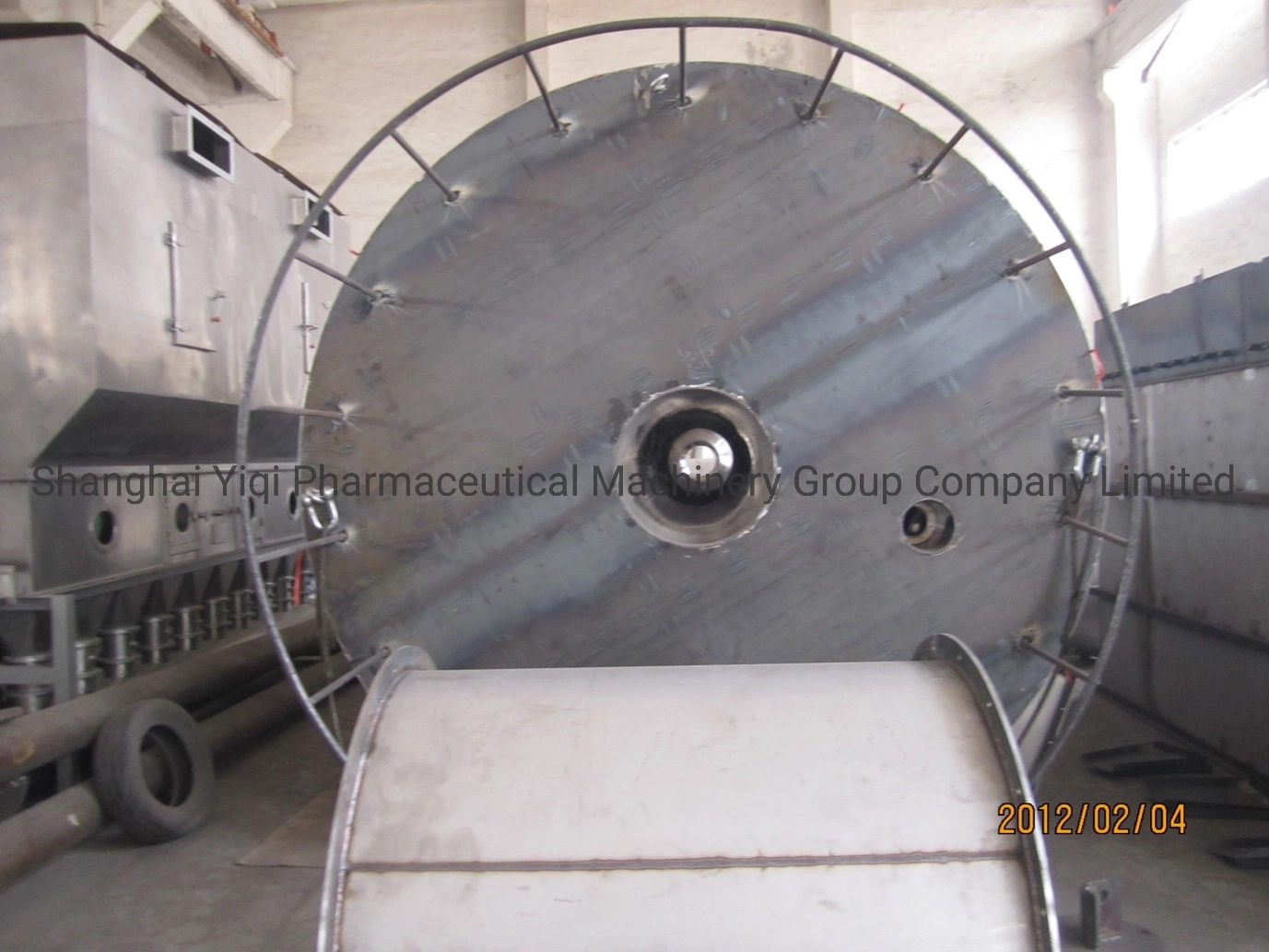 Spray Dryer for Chinese Traditional Medicine Extract for Generating Powder and Granular Solid Products From Solution, Lotion, Suspension and Paste Liquid