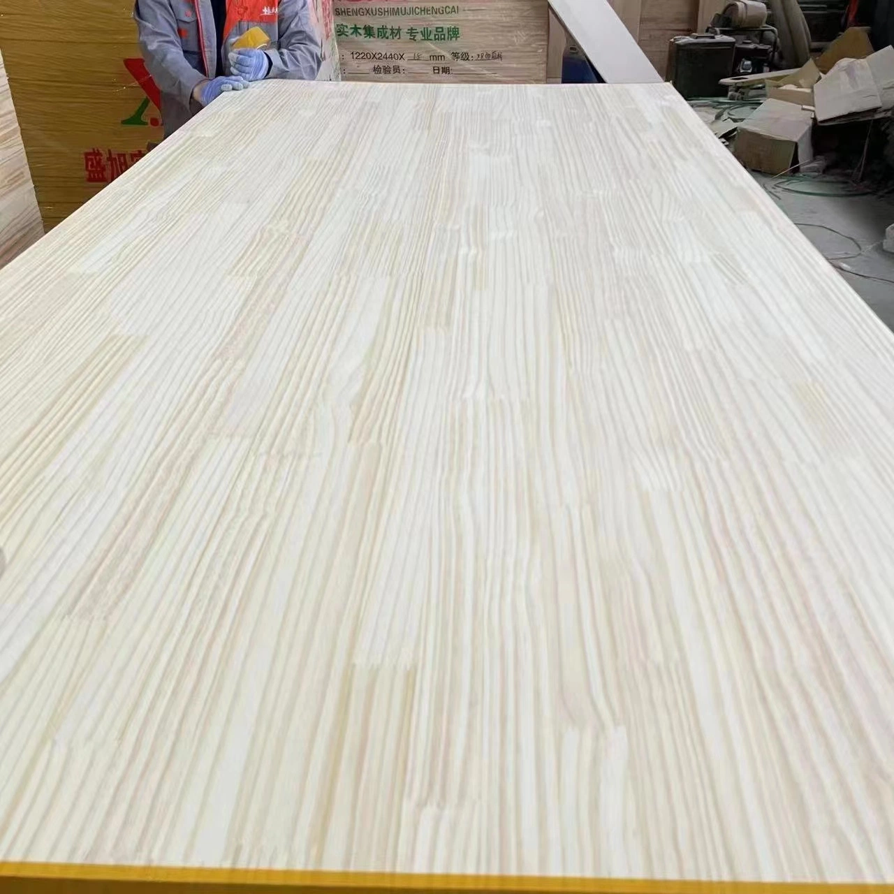 Meilleur Prix de haute qualité planches en bois massif de Pin Paulownia Paulownia des panneaux de bois en bois