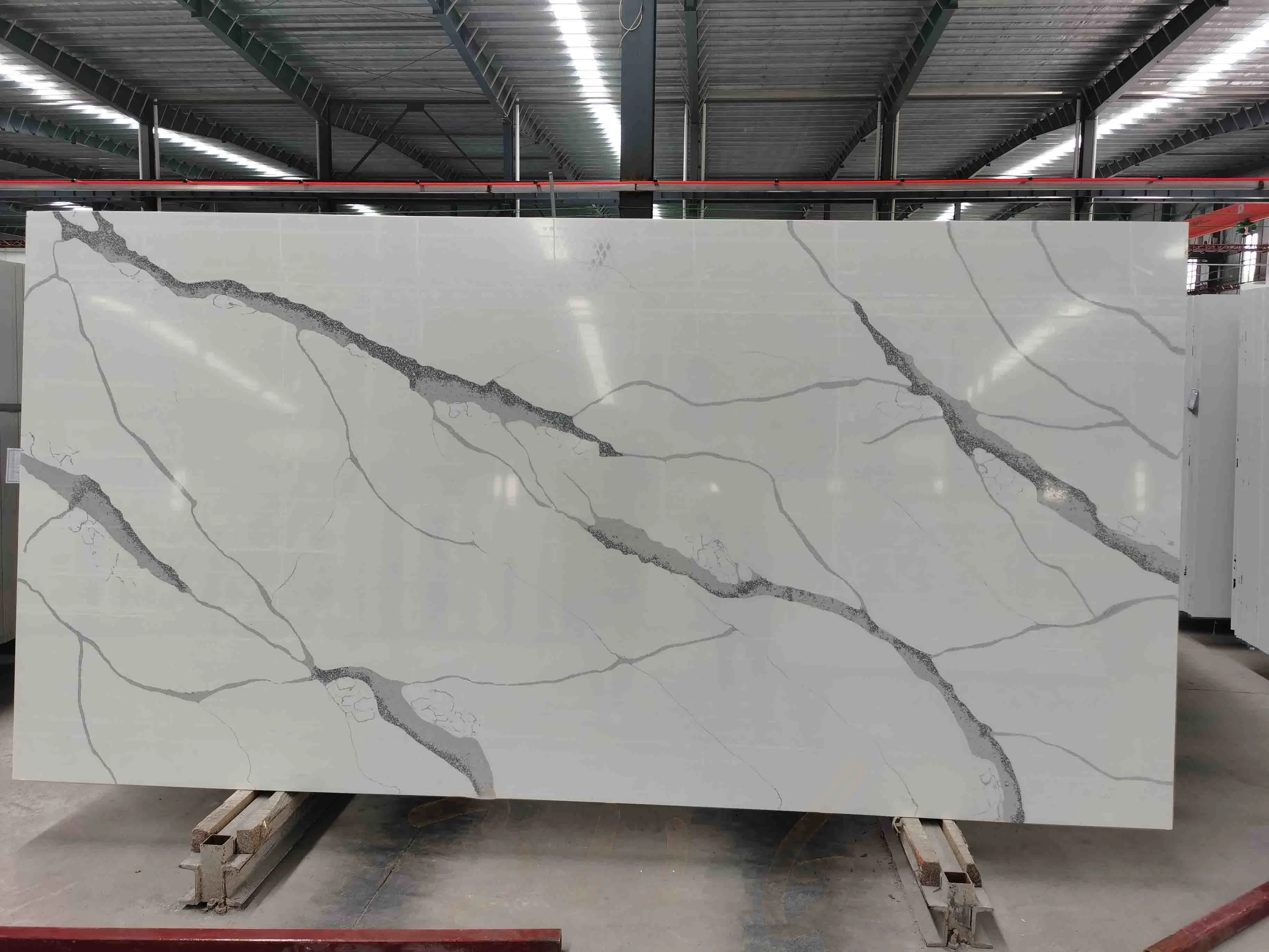 Resistente a impactos Cararra White artificial Quartz Slab/Stone com superfície polida